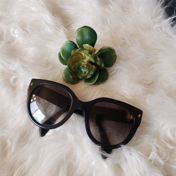 Prada Accessories - Prada Swing Spr 17O 17Os 1Ab-0A7 1A Sunglasses